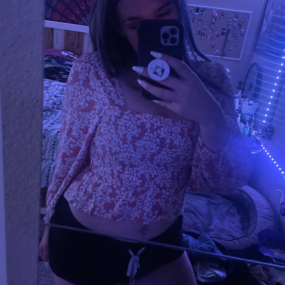 Pink flower top